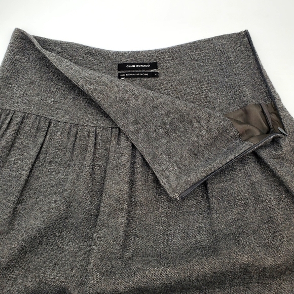 Club Monaco Wool Blend Pleated Skirt w/Silver Metallic Accent - Picture 5 of 7